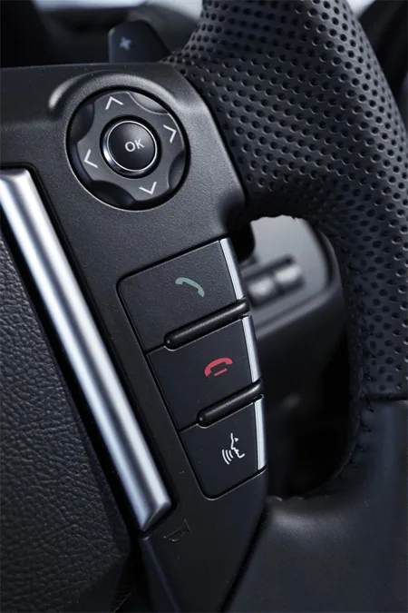 Land Rover Discovery 4 SE (LA5N)