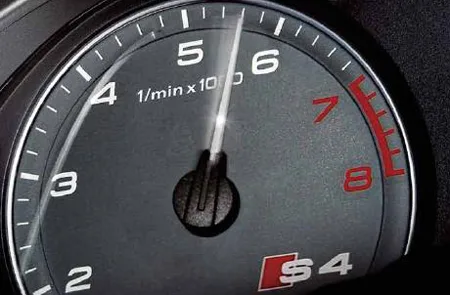 Audi S4 BASE GRADE (8KCAKF)
