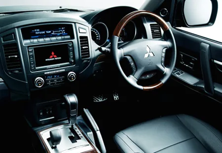 Mitsubishi Pajero SHORT SUPER EXCEED (V87W)