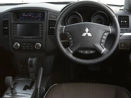 Mitsubishi Pajero SHORT SUPER EXCEED (V87W)