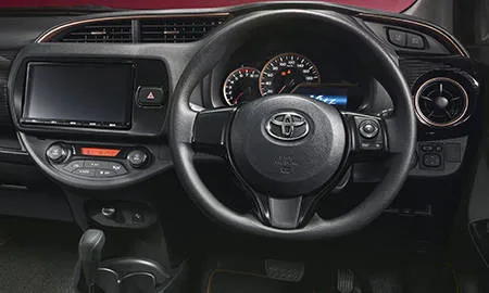 Toyota Vitz F AMIE (NSP135)