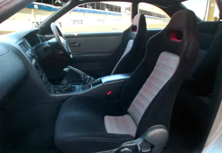 Nissan Skyline GT-R V SPEC (BCNR33)