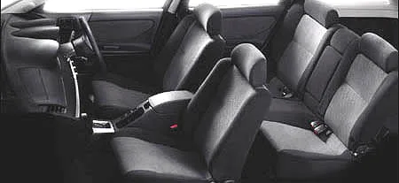 Nissan Avenir SALUT SI NAVI EDITION (RW11)