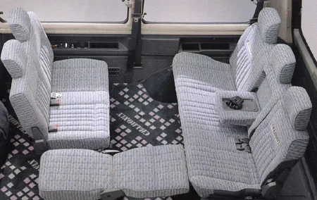 Mitsubishi Delica Star Wagon EXCEED (P35W)