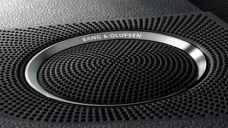 Audi Q5 Hybrid BASE GRADE (8RCHJF)