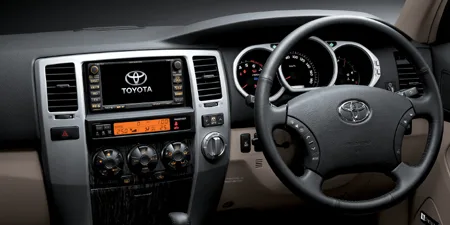 Toyota Hilux Surf SSR-G (GRN215W)