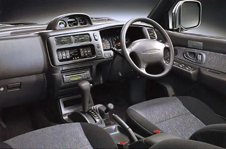 Mitsubishi Strada BASE GRADE (K74T)
