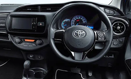 Toyota Vitz HYBRID F SAFETY EDITION II (NHP130)