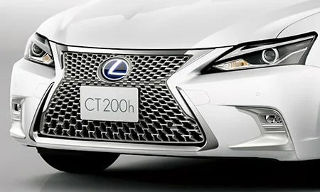 Lexus CT200H CHERISHED TOURING (ZWA10)