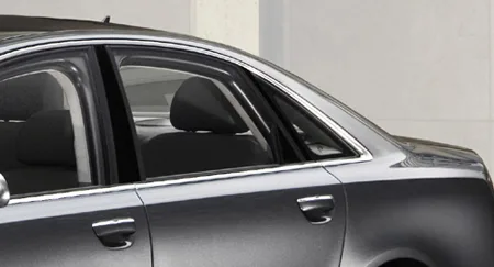 Audi S8 BASE GRADE (4EBSMF)