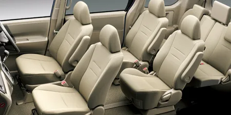 Toyota Noah X L SELECTION (ZRR75G)