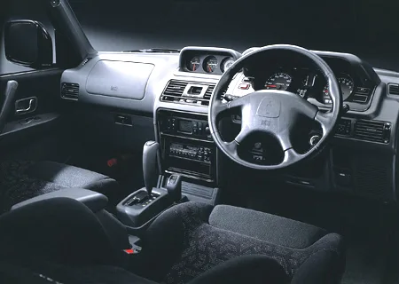 Mitsubishi Pajero EVOLUTION (V55W)