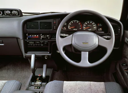 Toyota Hilux Surf SSR (YN130G)