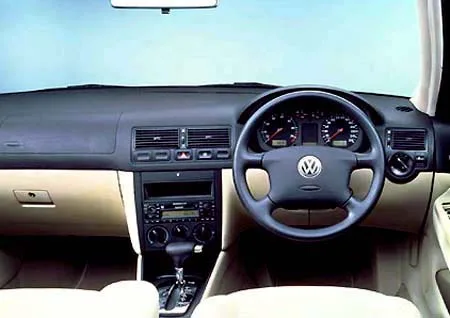 Volkswagen Golf CLi (1JAPK)