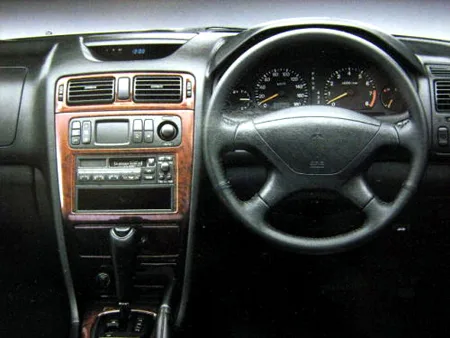 Mitsubishi Galant VIENTO-R (EA1A)