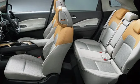 Nissan Aura G FOUR (FSNE13)