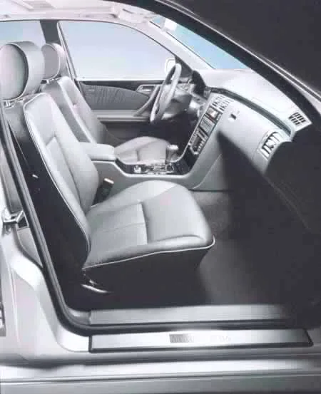 Mercedes Benz Eclass Stationwagon E320 STATIONWAGON AVANTGARDE (210265 / 210270)