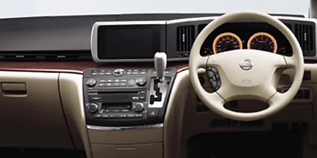 Nissan Elgrand V (MNE51)