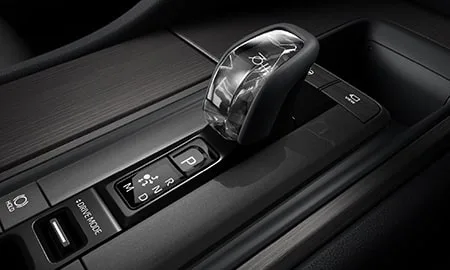 Toyota Crown Z THE 70TH (KZSM30)