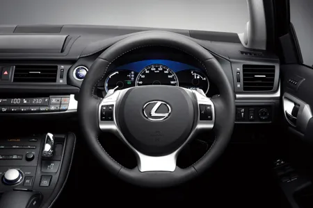 Lexus CT200H F SPORT (ZWA10)