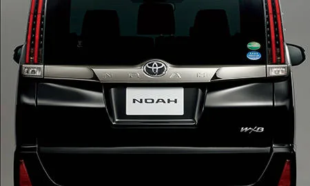 Toyota Noah SI WxB (ZRR80W)