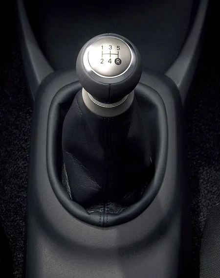 Toyota Vitz F (KSP90)