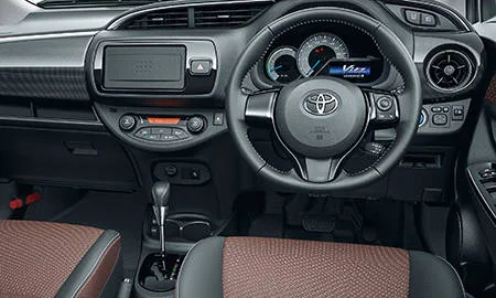 Toyota Vitz HYBRID U (NHP130)