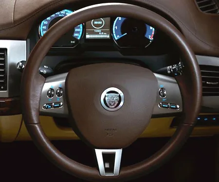 Jaguar XF R (J05MB)