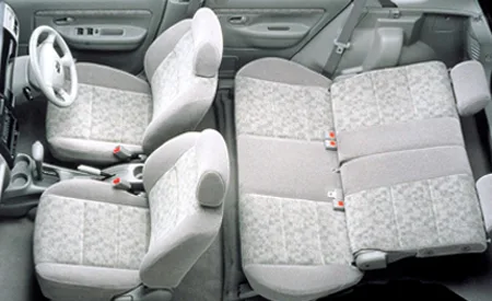 Mazda Demio LX (DW3W)
