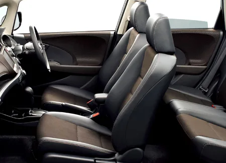 Honda Fit Shuttle Hybrid HYBRID (GP2)