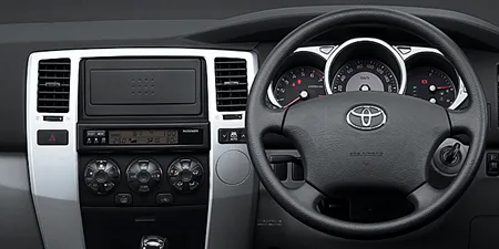 Toyota Hilux Surf SSR-X V SELECTION (TRN215W)