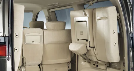 Nissan Elgrand HIGHWAY STAR (MNE51)