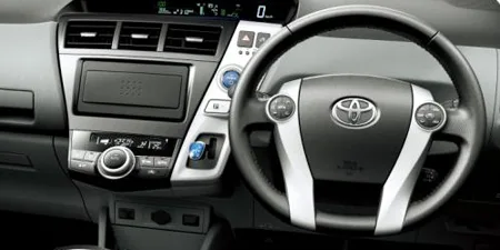 Toyota Prius Alpha G (ZVW40W)