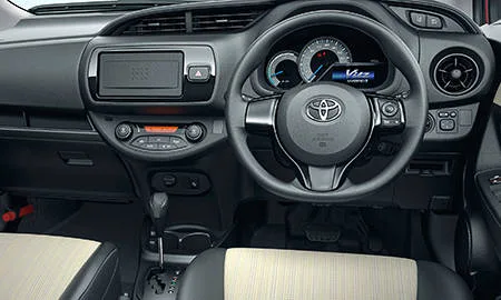 Toyota Vitz HYBRID F (NHP130)