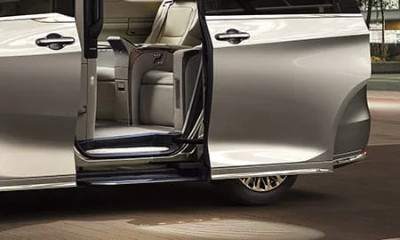 Lexus LM500H VERSION L (TAWH15W)
