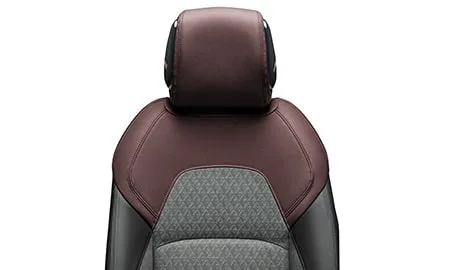 Nissan Aura G FOUR (FSNE13)