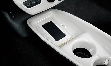 Toyota Prius A PREMIUM TOURING SELECTION (ZVW51)