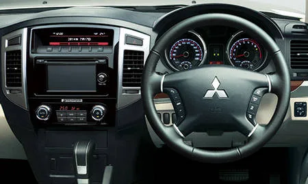 Mitsubishi Pajero LONG EXCEED (V93W)