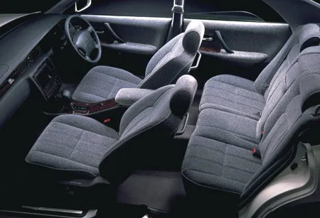 Toyota Crown ROYAL EXTRA FOUR (JZS153)