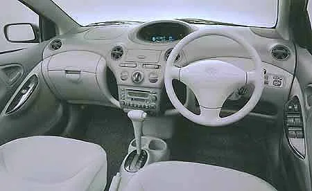 Toyota Platz 1.5F (NCP12)