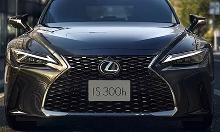Lexus IS300H F SPORT (AVE30)