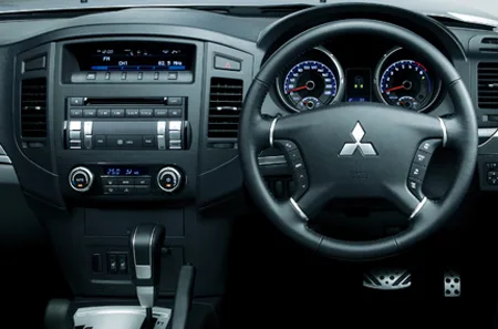 Mitsubishi Pajero SHORT VR-I (V83W)