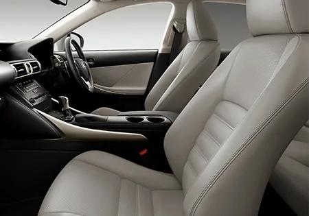 Lexus IS300H VERSION L (AVE30)