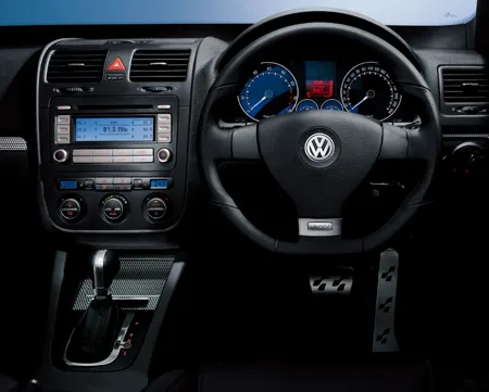 Volkswagen Golf R32 (1KBUBF)