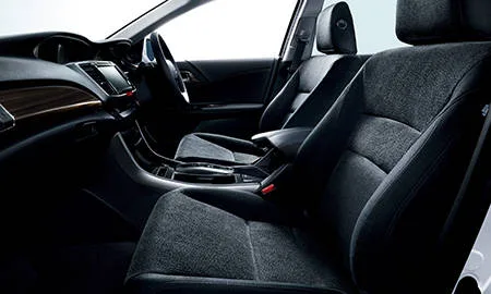 Honda Accord Hybrid LX (CR7)