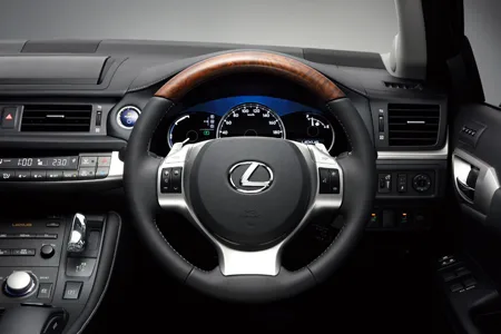 Lexus CT200H F SPORT (ZWA10)
