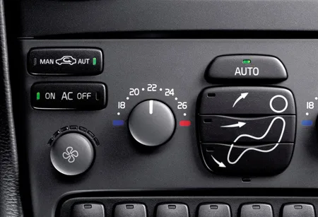 Volvo S60 2.4 SE (RB5244)