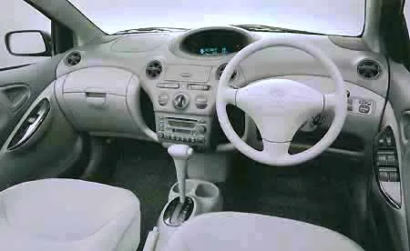 Toyota Platz 1.3F PREMIUM VERSION (NCP16)