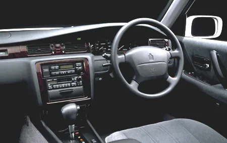 Toyota Crown ROYAL EXTRA FOUR (JZS153)