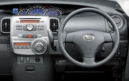Daihatsu Tanto G (L385S)